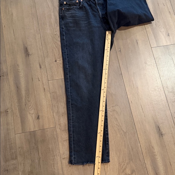 Levi's Premium Women's Wedgie Straight Black Denim Jeans Size 31 Busted Knee EUC - Picture 14 of 15